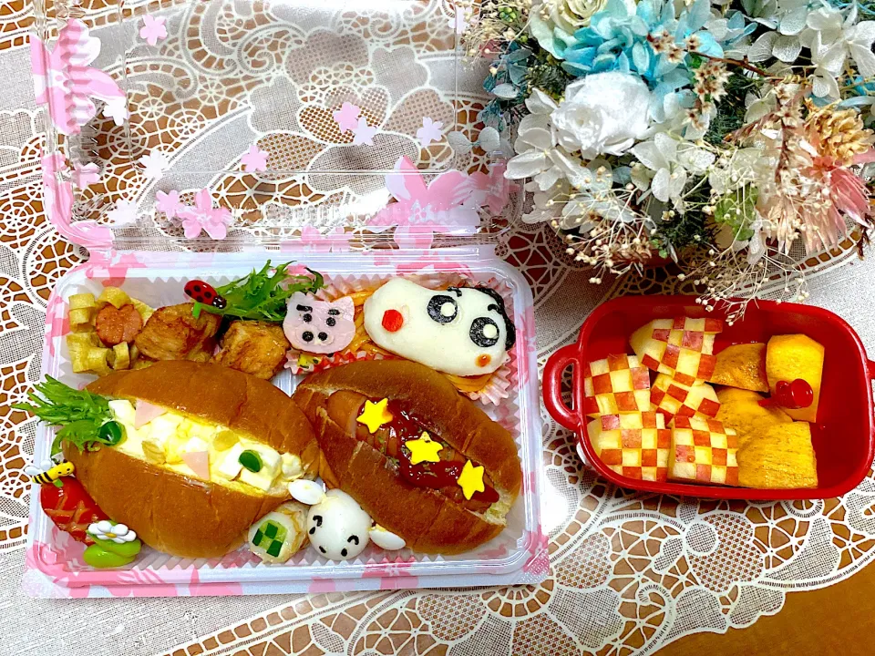 2021.11.2はクレヨンしんちゃんのロールサンドイッチ弁当⭐️|makoさん