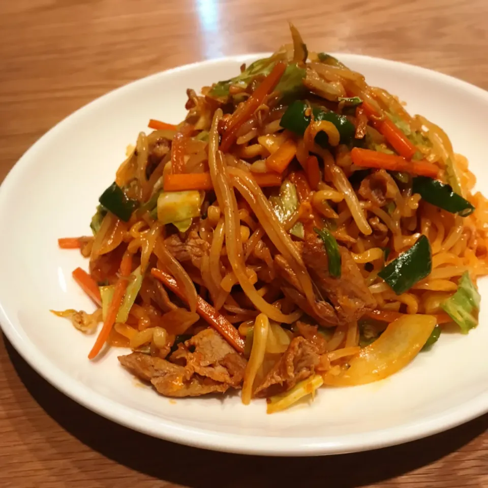 新大久保土産ブルダック炒め麺肉野菜ましましソース半分以下でも辛い！そして多い！|toyamadaさん