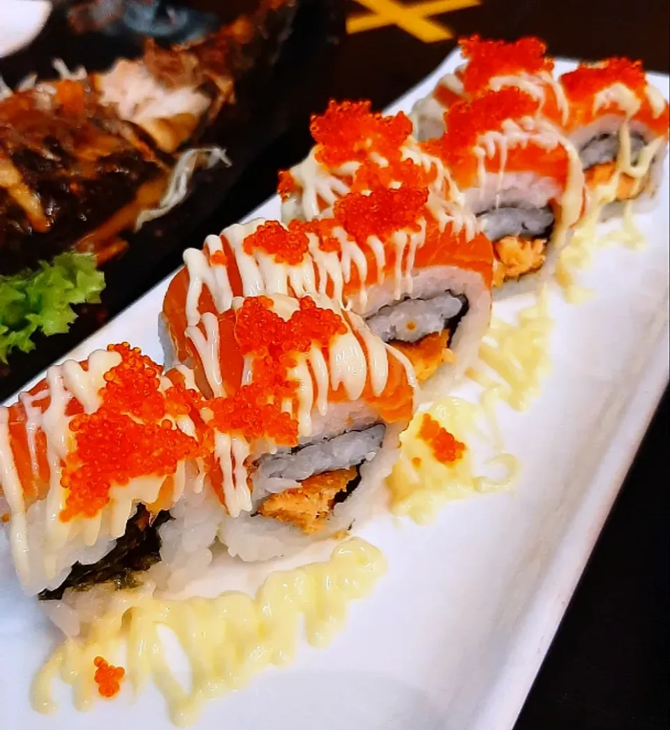 Salmon maniac ~ fresh & grilled salmon roll|ģřãçîöůşさん