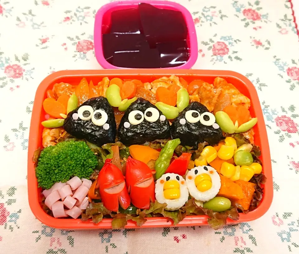 三角まっくろくろすけ弁当❤️|みちゅあしさん