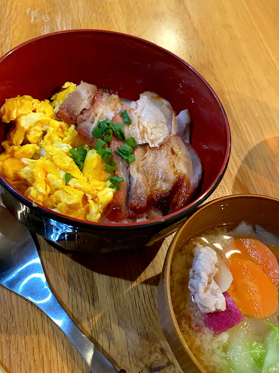 肉屋の焼豚でチャー玉丼🐷|ooooorangeさん