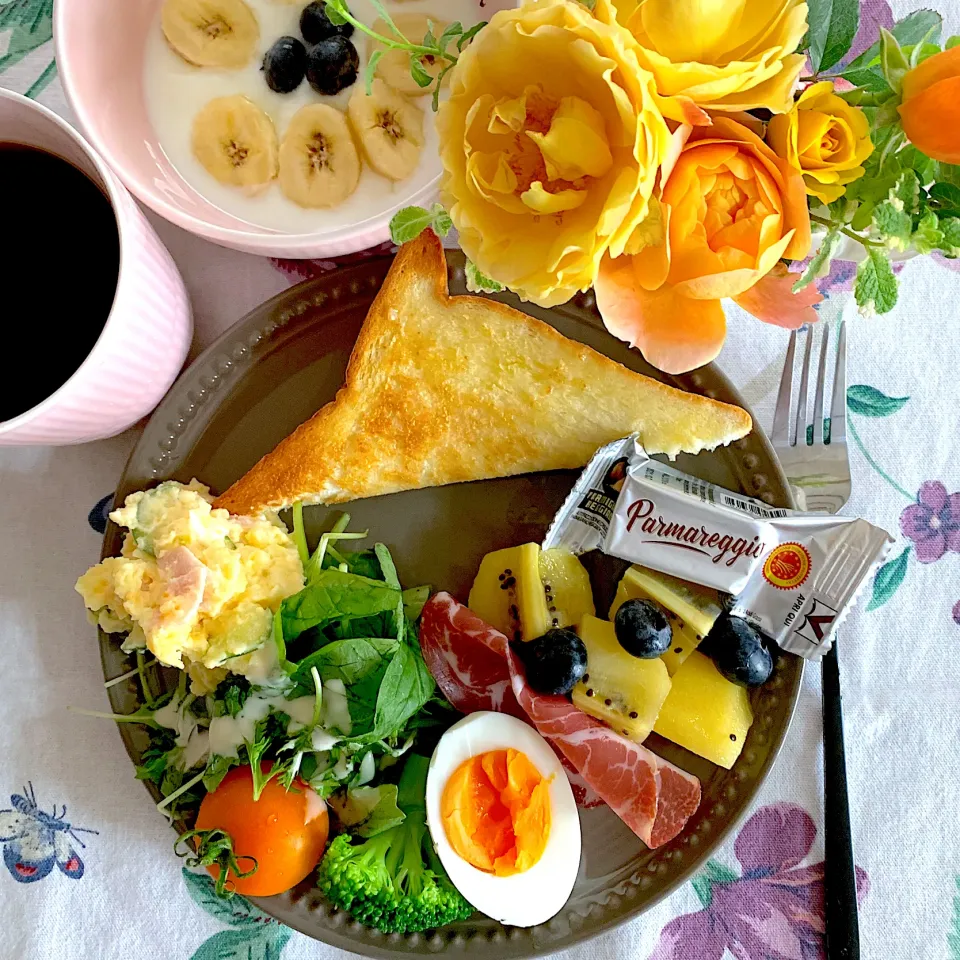 Snapdishの料理写真:🌼🌼花とモーニングプレート🌼🌼|あっちゃんさん