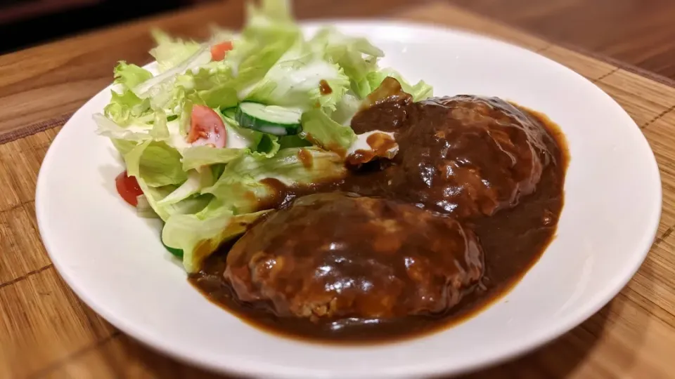 ハンバーグ〜
の晩ごはん✨|kaz(*･ω･)さん