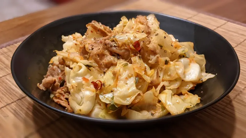 豚キムチ炒め〜
の晩ごはん✨|kaz(*･ω･)さん