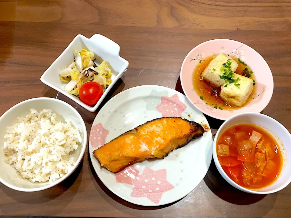 鮭の西京漬　ミネストローネ　揚げ出し豆腐　白菜のツナ塩昆布和え|おさむん17さん