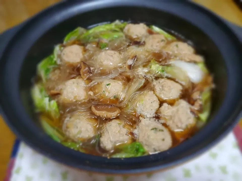 🍲肉団子と春雨、白菜の中華鍋🥬🍲|みよぱさん