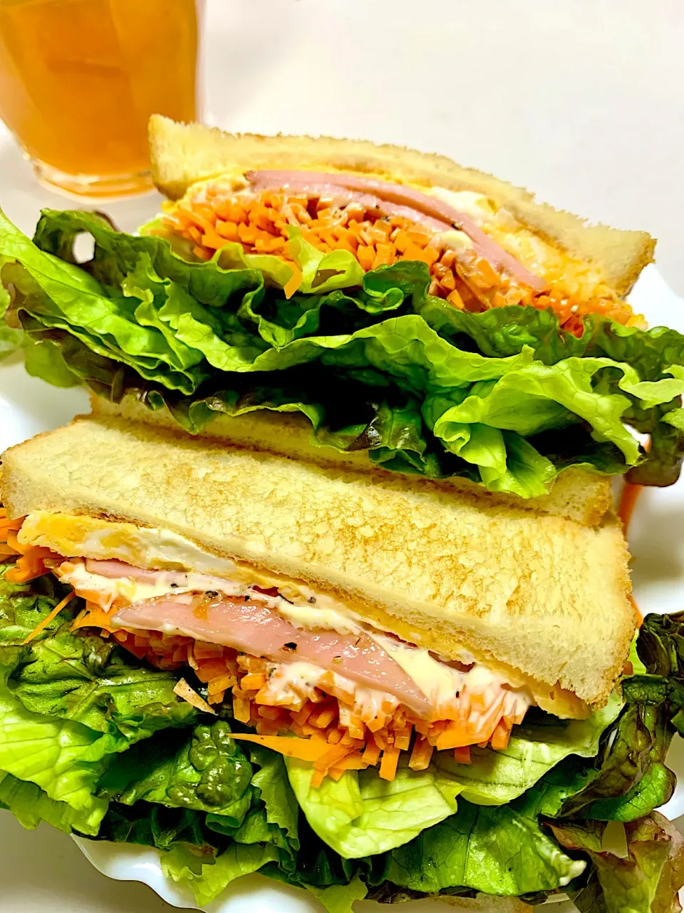 Ham, Egg, Carrot and Lettuce Sandwich|gonbenさん