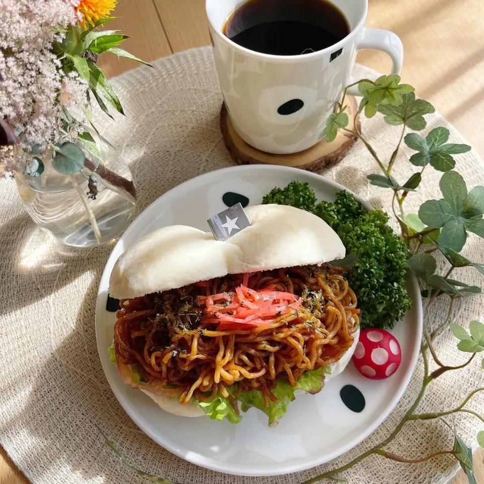 11/4❤︎ソース焼きそばサンド🌱✨
〈サンド具材〉
・ソフトフランスパン
・ソース焼きそば|Makinsさん