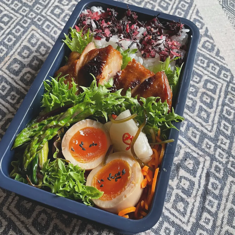 Snapdishの料理写真:鶏モモの照り焼き弁当|はちこさん