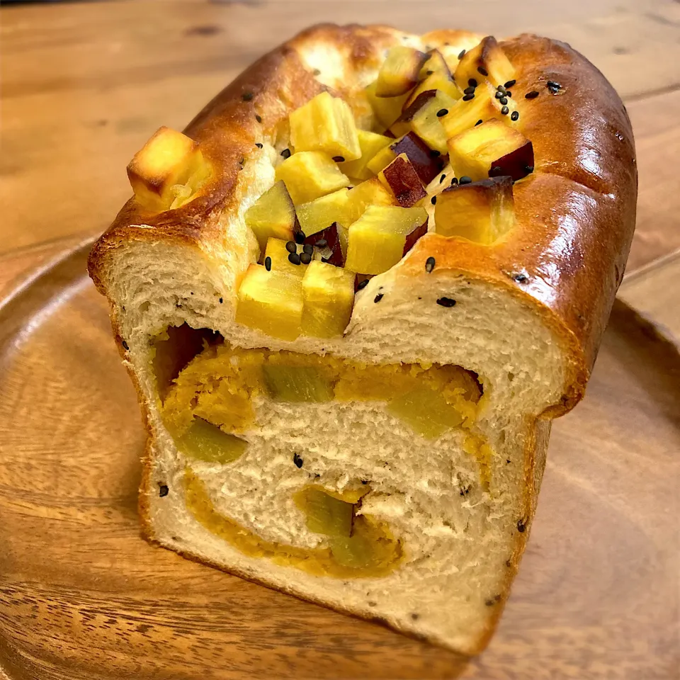 さつま芋食パン🍞カット面|ましてさん