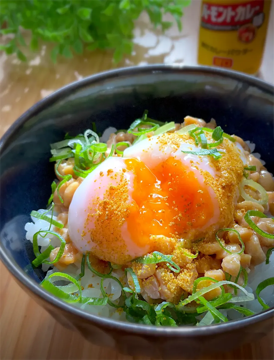 温玉納豆カレーパウダーかけごはん🍚|9421beruさん