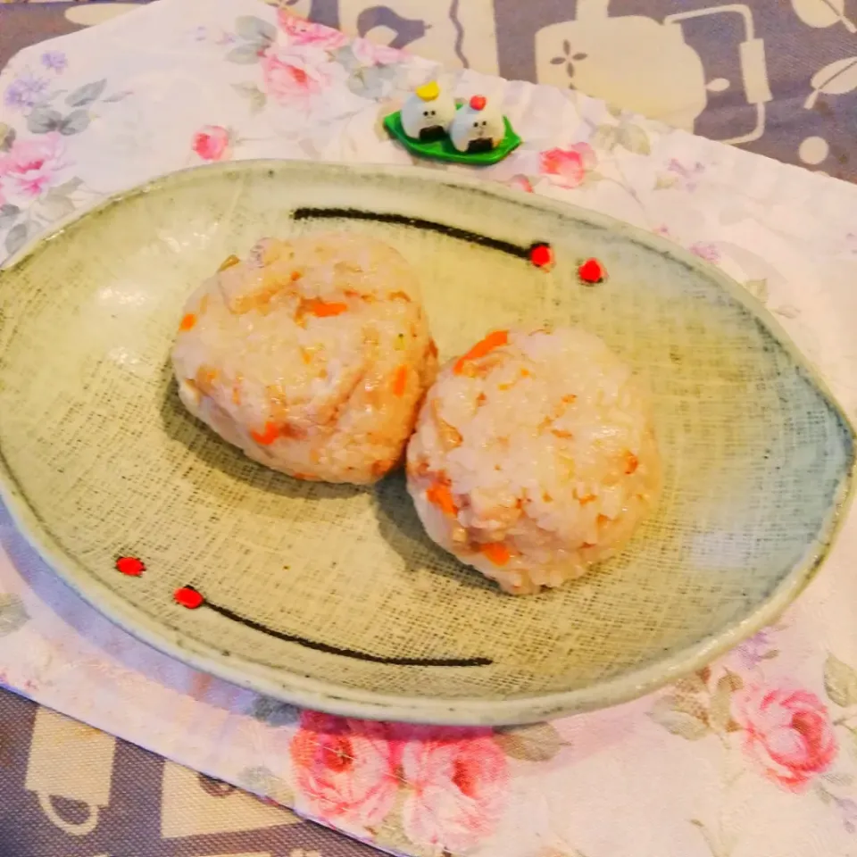 かしわめしおにぎり🍙|naonaomimichanさん