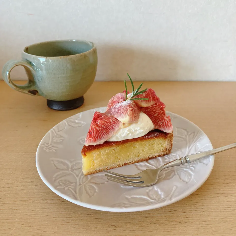 いちぢくのサワークリームタルト🥧☕️|ちゃみこさん