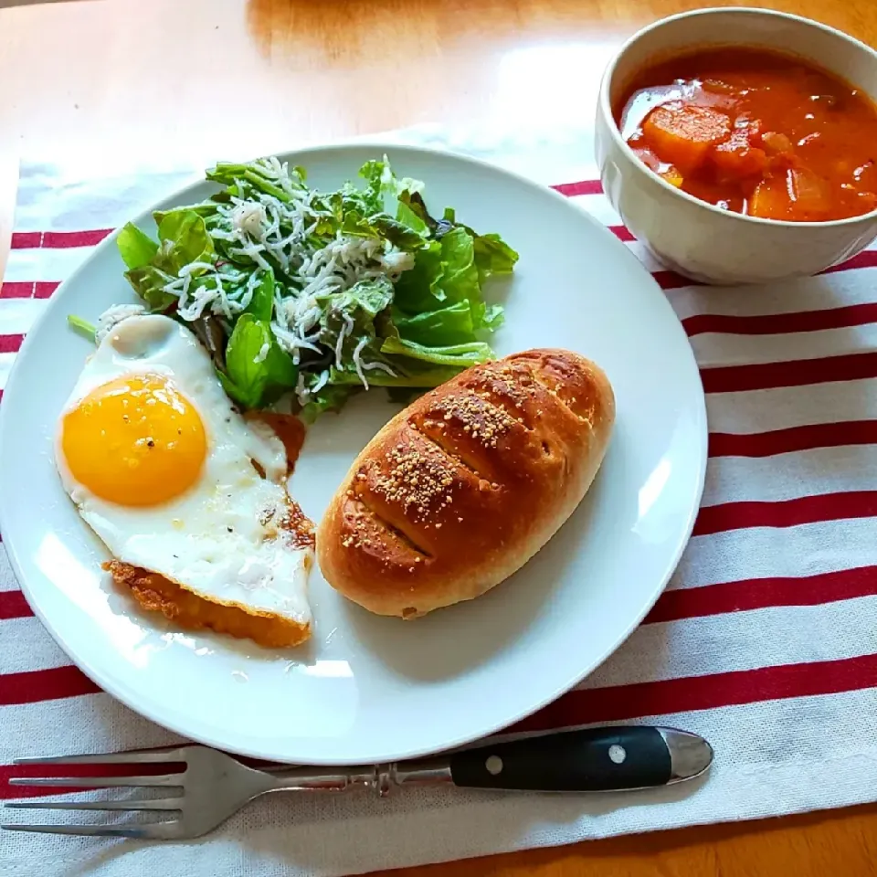 Wチーズパンで朝ごはん|えるえるさん