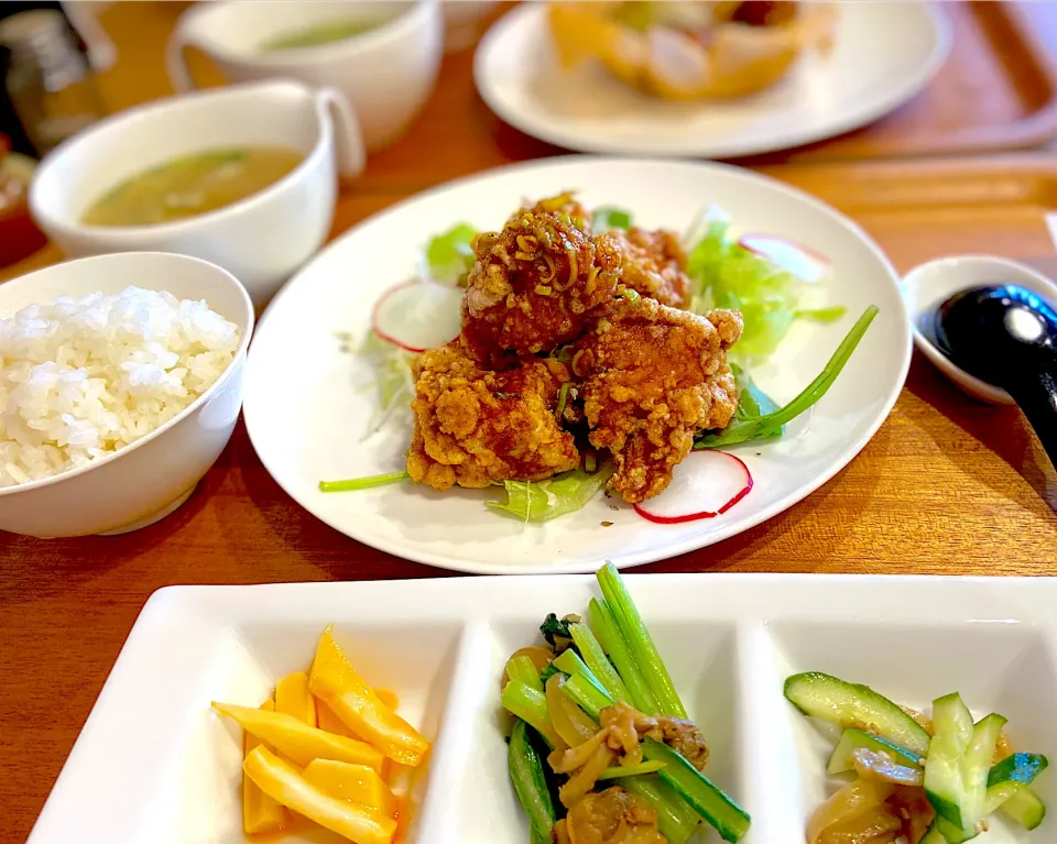 鳳の山哲さんで唐揚げランチ💛|ナナさん