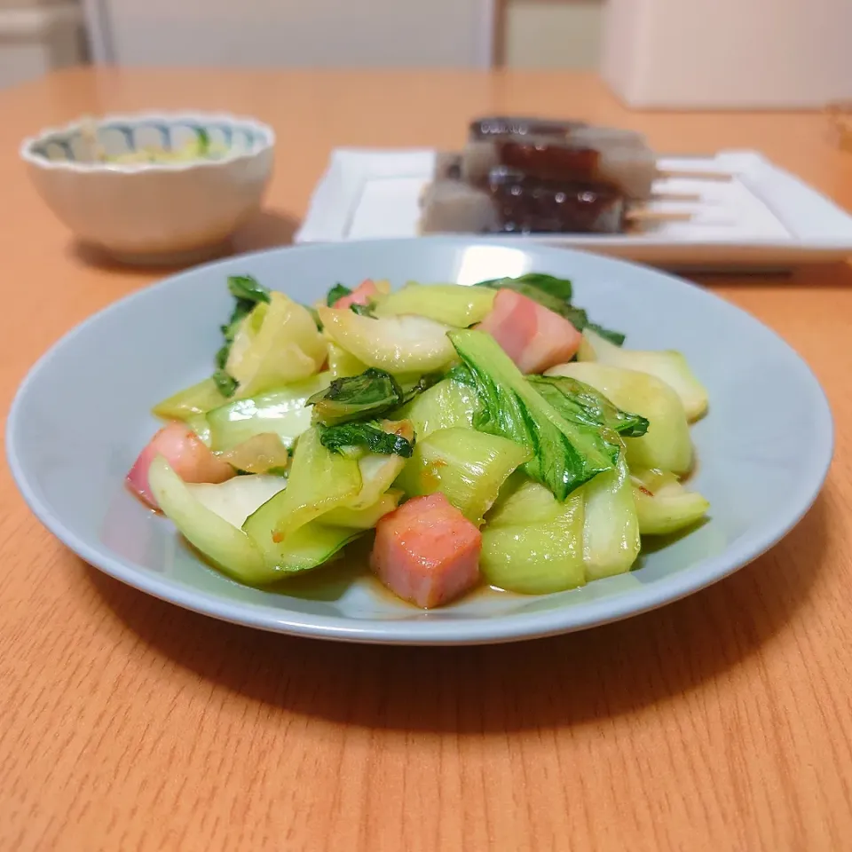 【夜ごはん】
チンゲン菜とベーコンの中華炒め
こんにゃくの味噌田楽
きゅうりとミョウガの和え物|Rie*さん