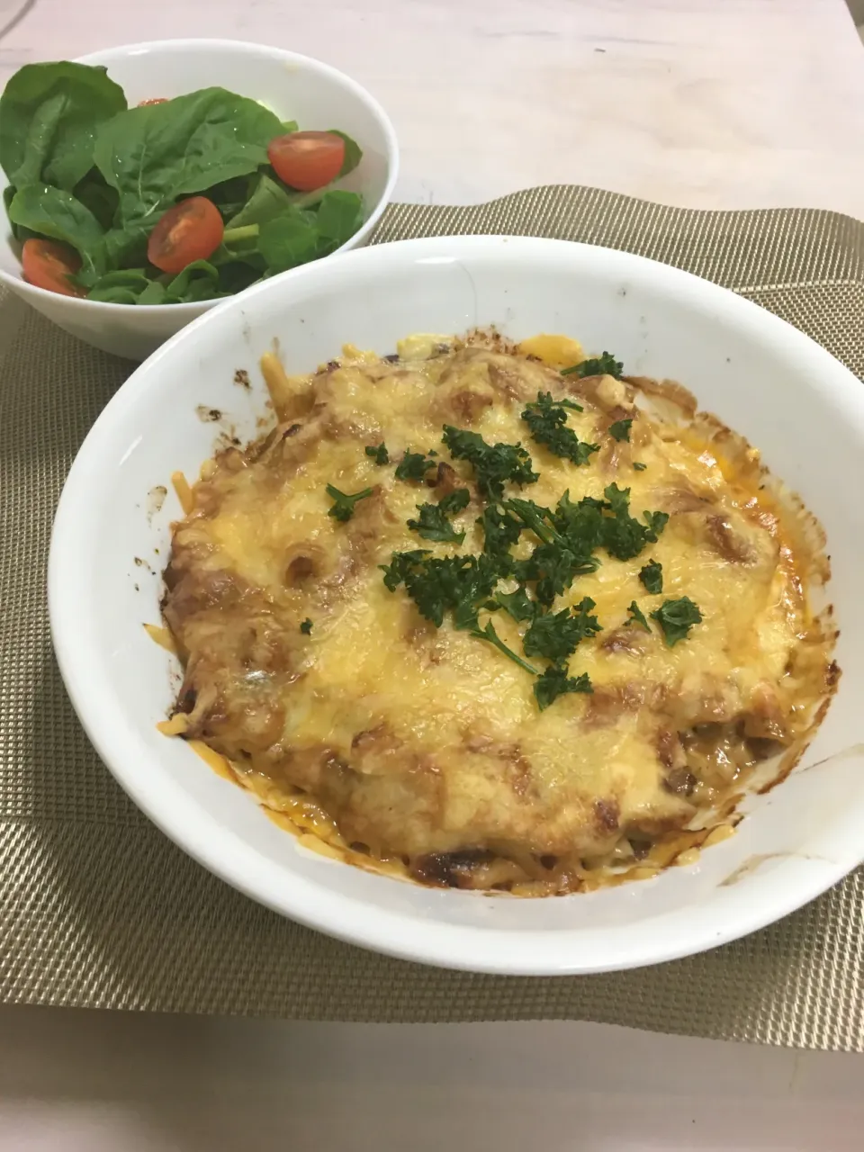 挽き肉とペンネのデミグラスチーズグラタン|ももさん