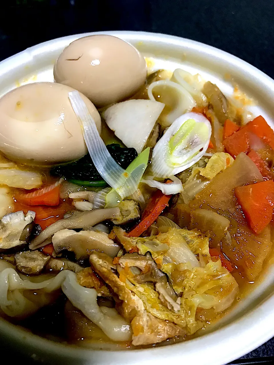 映画 ハンニバル・ライジング の前半の方を観ながら #夕飯　お切りこみうどんゆでたまご乗せ|ms903さん