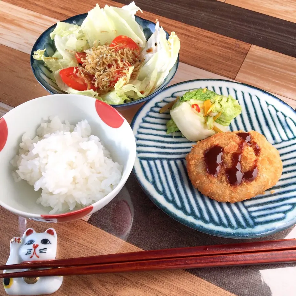 コロッケとじゃこサラダの朝ごはん|はるさん