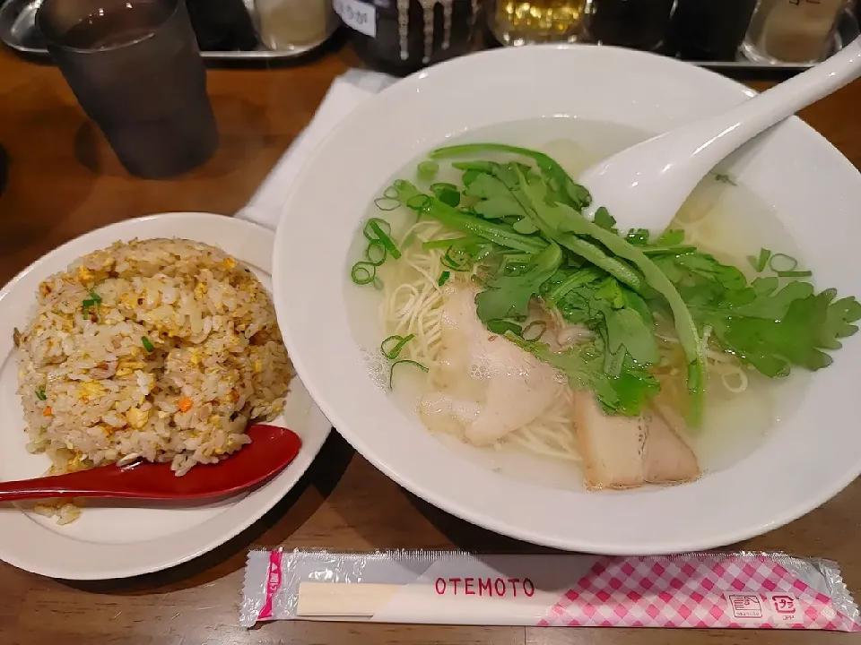 揚子江ラーメン🍜半ちゃんセット|おてんとさんさん