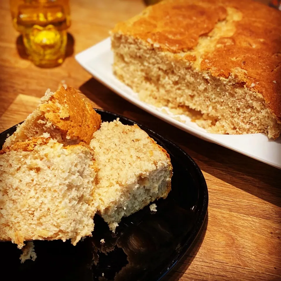 Banana & Cinnamon Cake 🍰 
Very soft and moist cake Homemade 
#bananacake 
#cake 
#homemade|Emanuel Hayashiさん