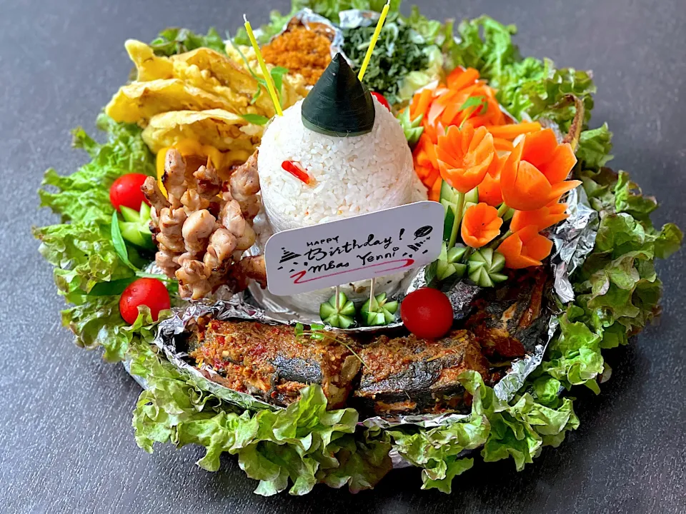 Tumpeng Liwet|yeni kartikasariさん