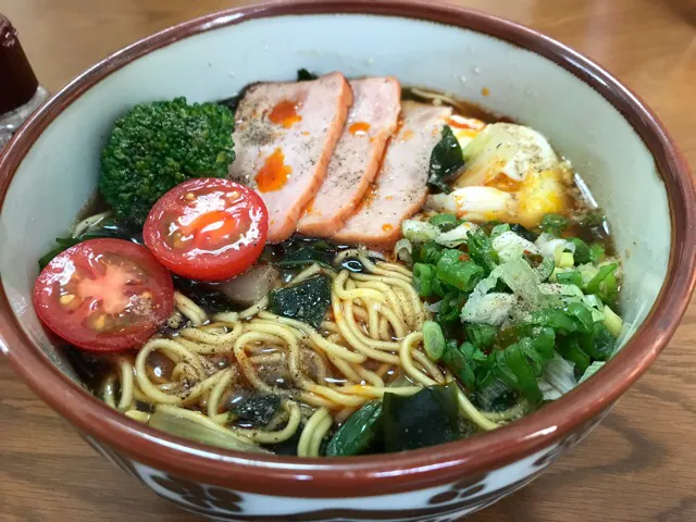 これ絶対うまいやつ！
背脂醤油ラーメン🍜❗️(´∀｀)✨|サソリさん