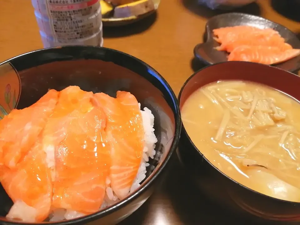 サーモンとろろ丼|yuukaさん