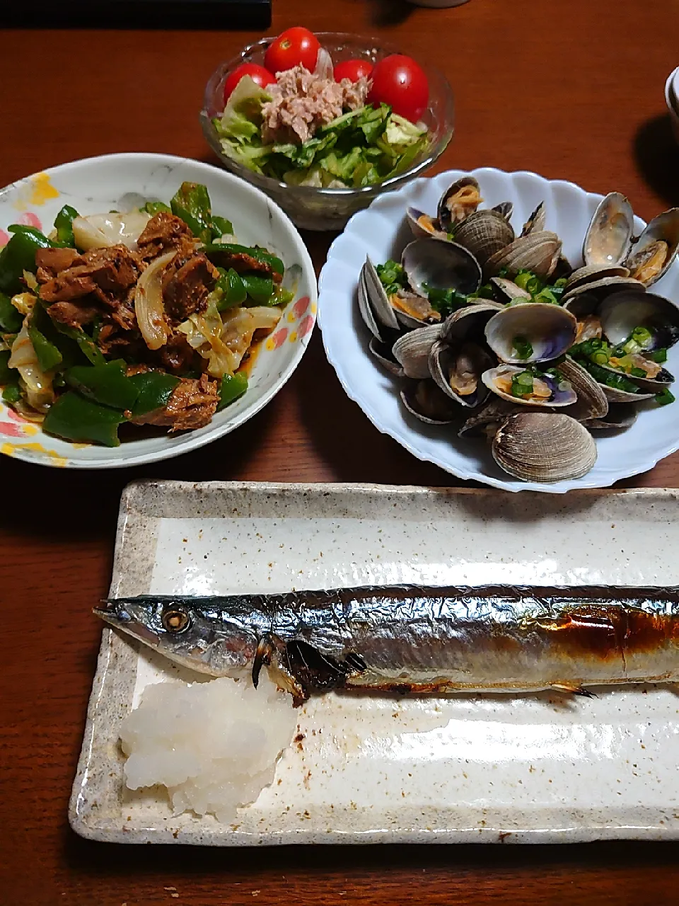 秋刀魚
アサリの酒蒸し
キャベツとピーマン鯖缶和え
サラダ|ぱやさん