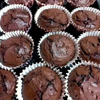 Snapdishの料理写真:chocolate muffin|Mitchie.'s Yum on my plate.さん