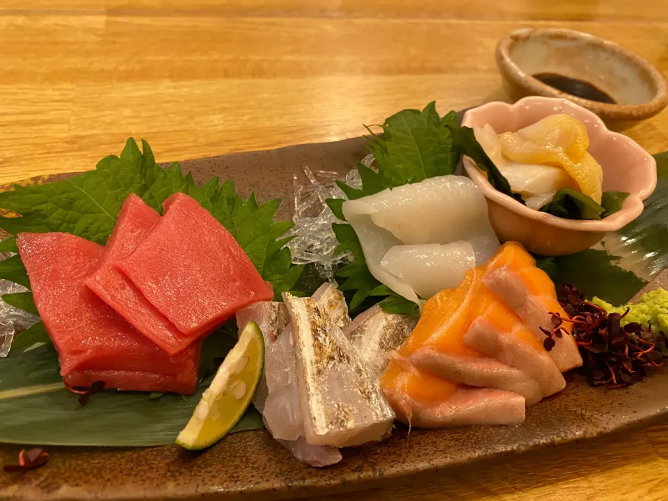 Snapdishの料理写真:季節のお造り盛り合わせ🐟|buhizouさん