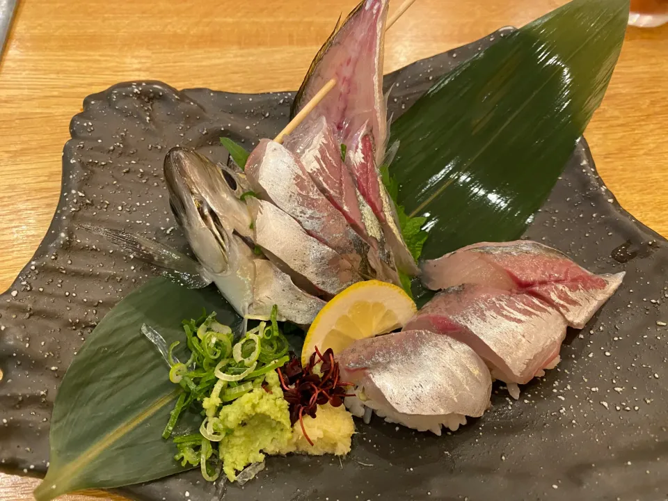 泳がせ鯵の刺身と握り🐟|buhizouさん