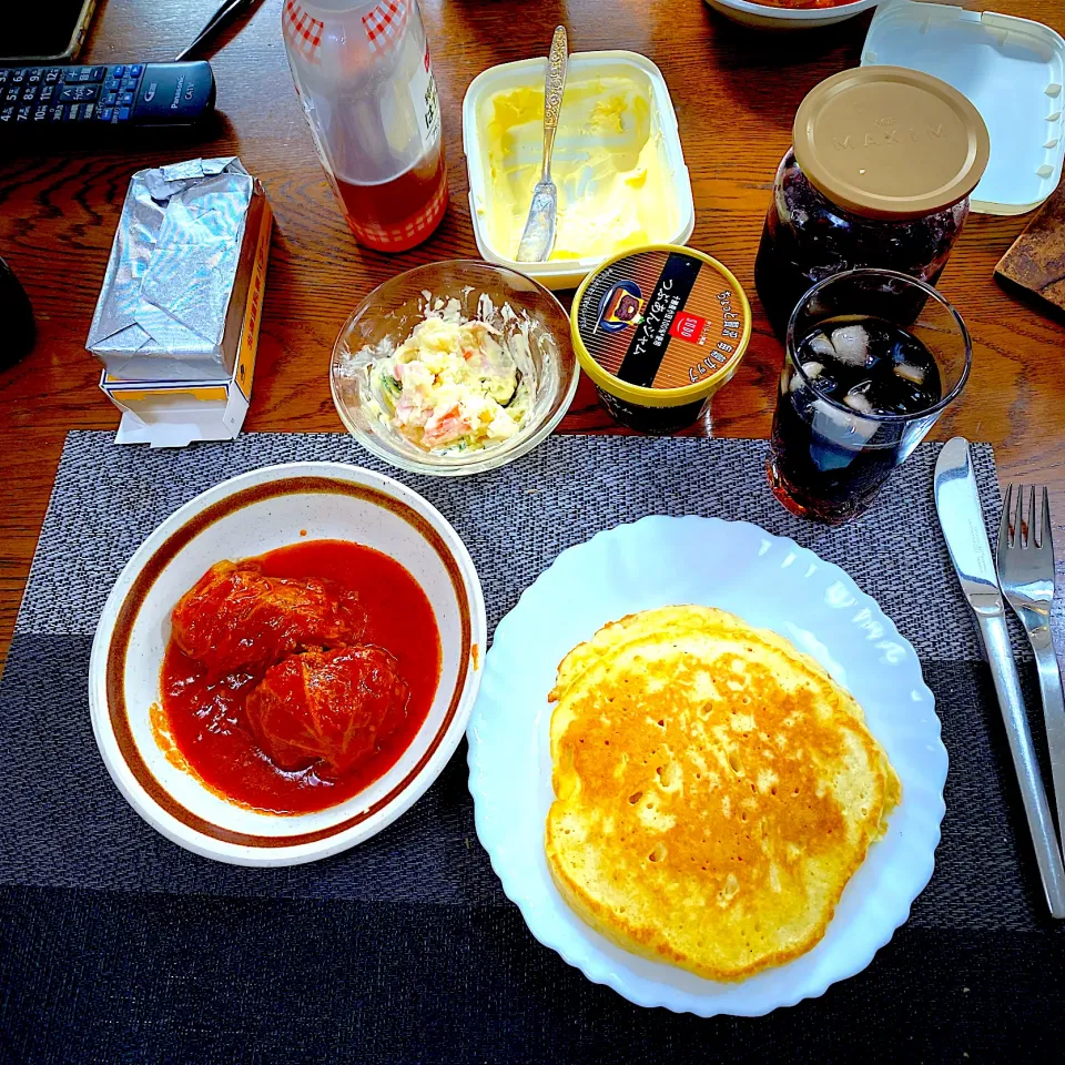 ホットケーキ、バター、蜂蜜、コーラ、ロールキャベツ|yakinasuさん