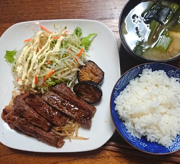 ステーキ(にんにく醤油)|たつかばさん