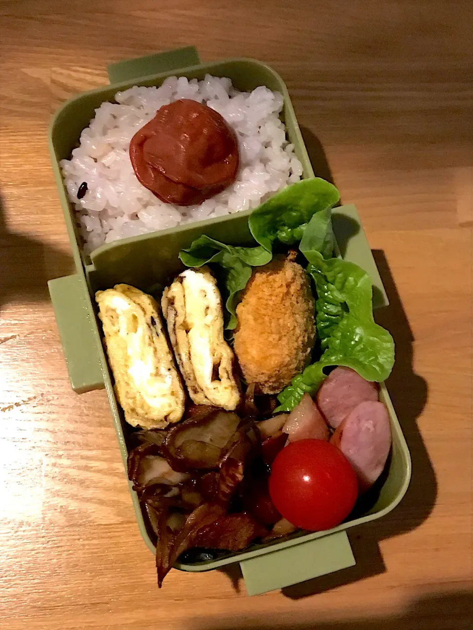 Snapdishの料理写真:舞茸ベーコン弁当🍱|ちっくんさん