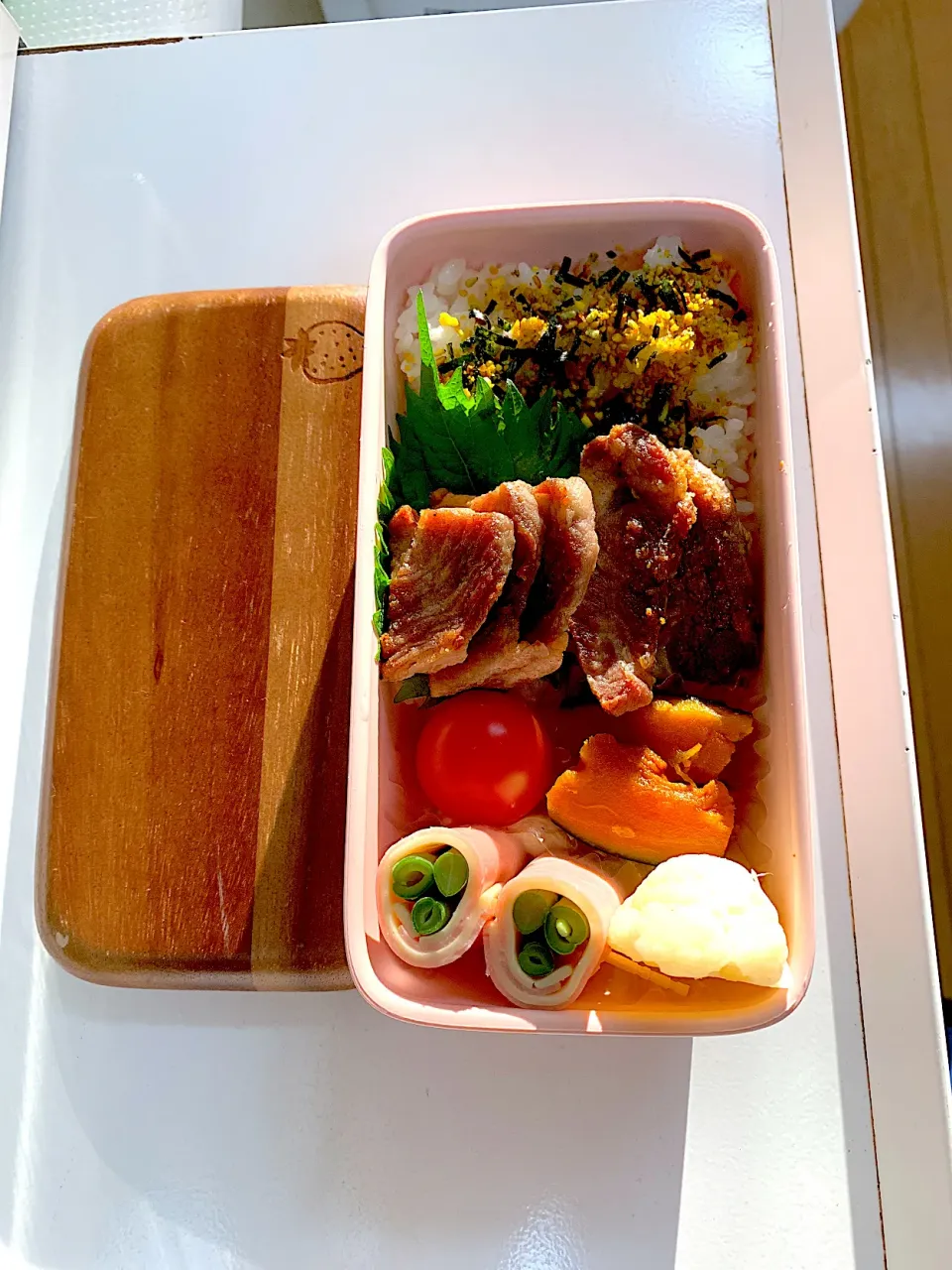 Snapdishの料理写真:2021,11/8 高３娘のお弁当🍱|naoちんさん