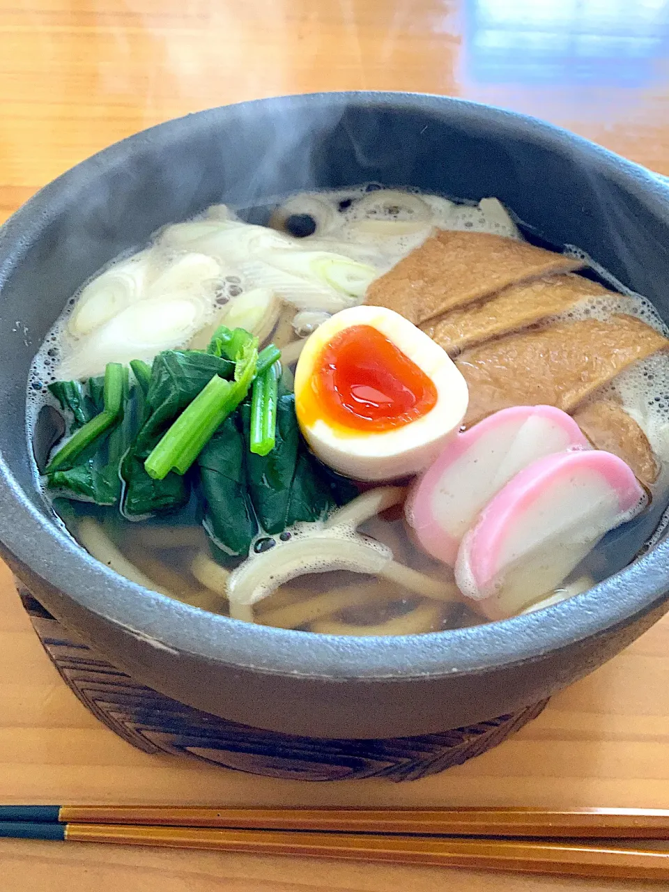 石焼き鍋でキツネうどぅん|デコさん