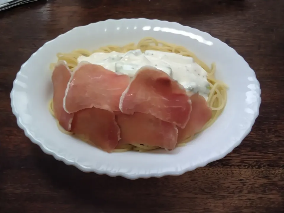 クリームチーズベースのパスタ(スパゲッティ)🍝|にんにくと唐辛子が特に好き❤️(元シャリマー)さん