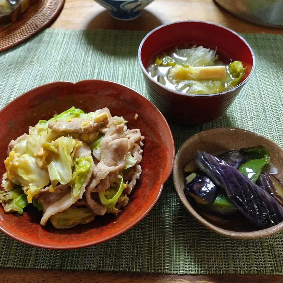 キャベツと豚肉の炒め物
茄子の揚げ浸し
レタスのスープ|ちょびんさん