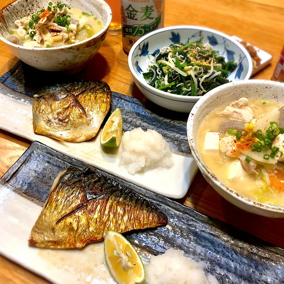 具だ〜くさん豚汁　焼き鯖　ほうれ湯としらすのナムル|じゅんさんさん