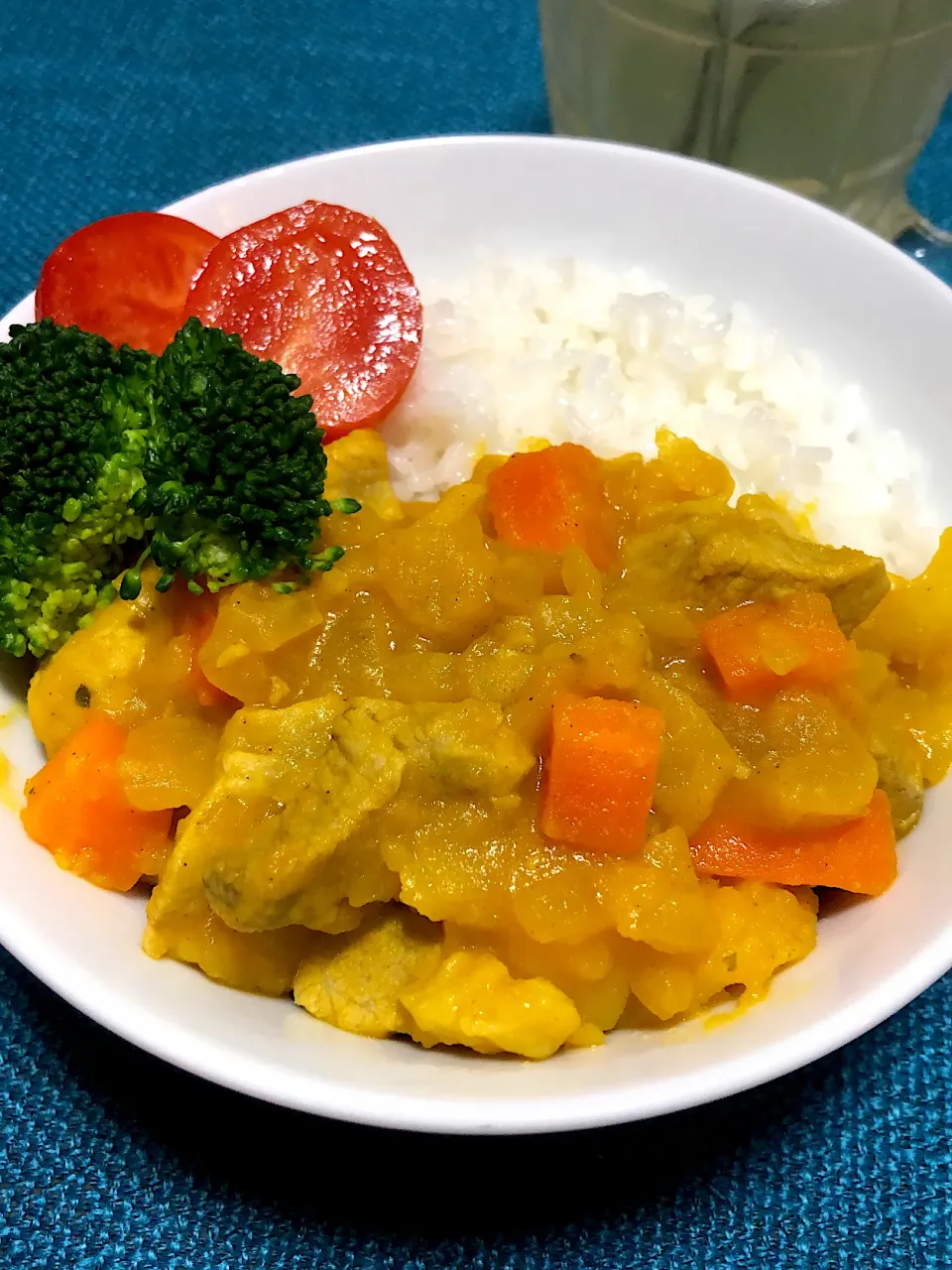 Snapdishの料理写真:味付けカレーパウダーのカレー🍛😋|harumakiさん