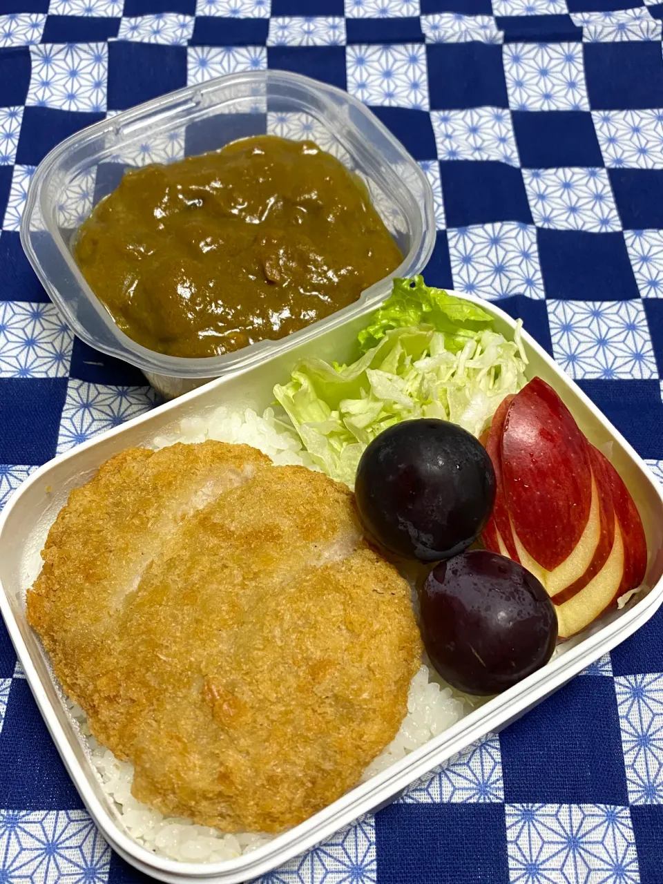 息子のお弁当(リク⁉️昨夜食べなかったカレーにして😃)|かあたんさん