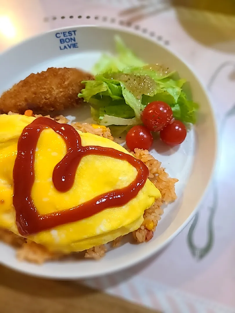 レンジで玉子ふわふわオムライスプレート😋|みぽりん♪さん