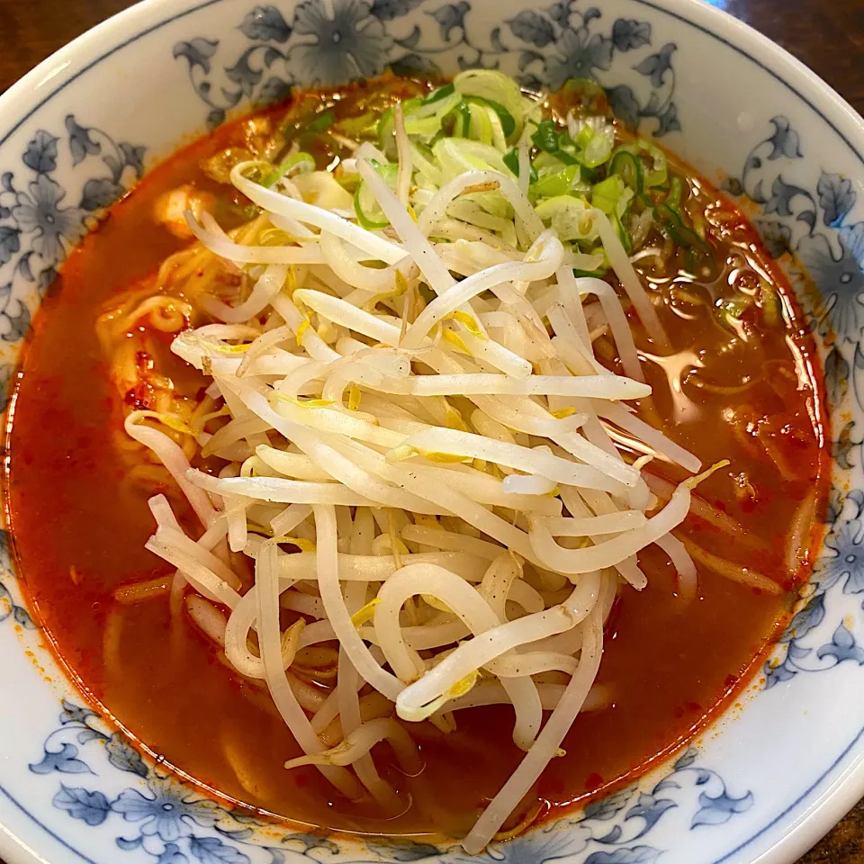 もやしの辛いラーメン|ネオバターロールKOKUTOUさん