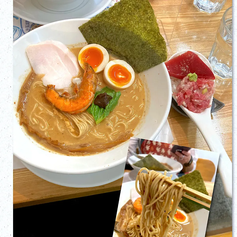 Snapdishの料理写真:濃厚海老ラーメンとお試しレンゲ盛り@ウミノイロ(東銀座)|yoooochanさん