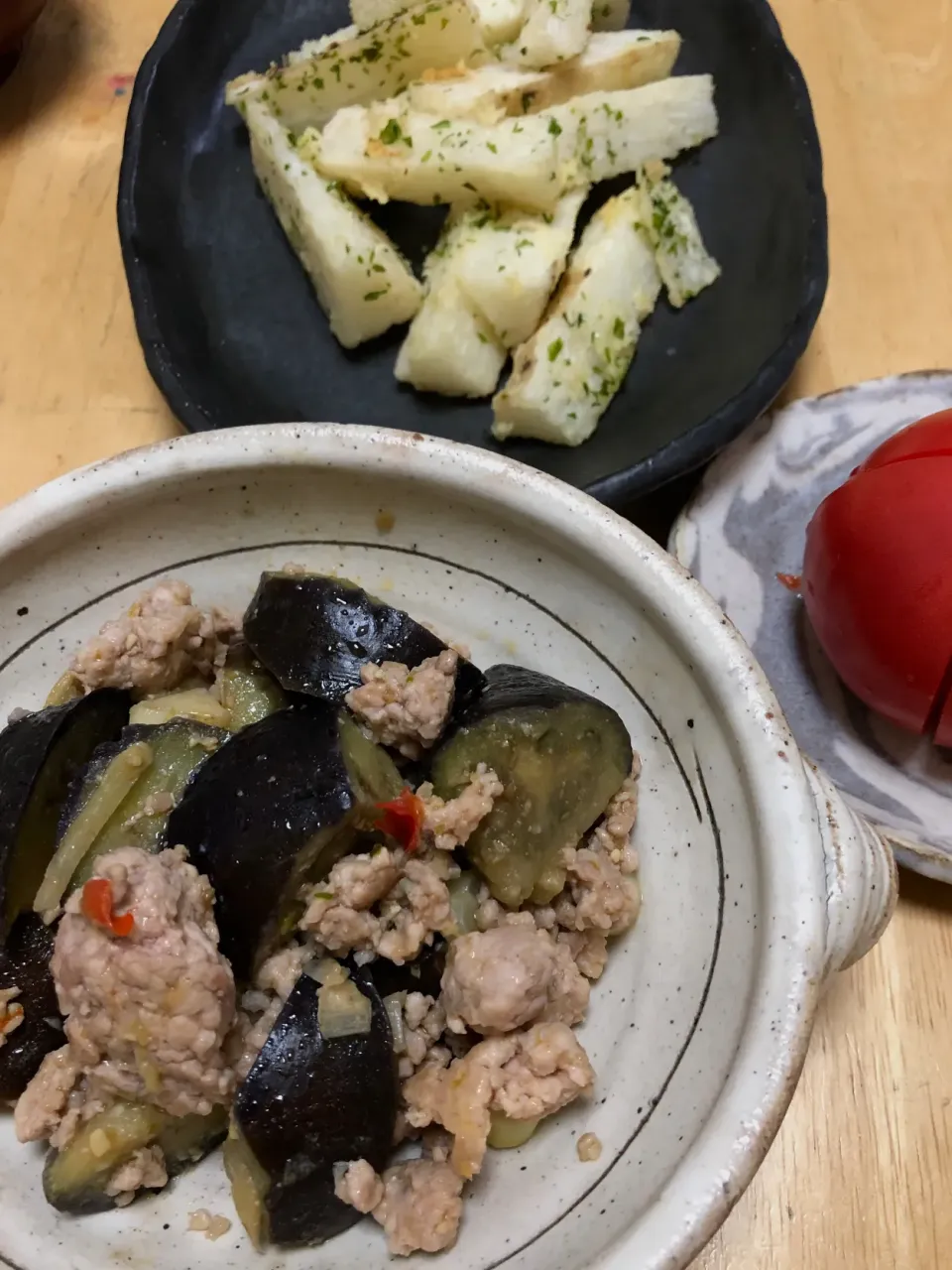 茄子と挽き肉のピリ辛味噌炒めと長芋フライ|つわぶきさん