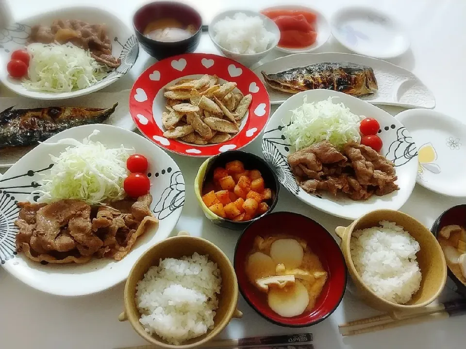 夕食(*^^*)
豚肉しょうが焼き&サラダ🥗
サバ塩焼き
ごぼうの唐揚げ
明太子
カクテキ
お味噌汁(里芋、油揚げ)|プリン☆さん