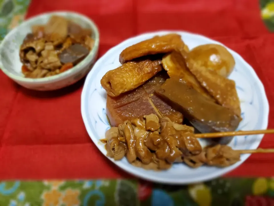 Snapdishの料理写真:🍢名古屋風の味噌おでんと味噌どて煮|みよぱさん