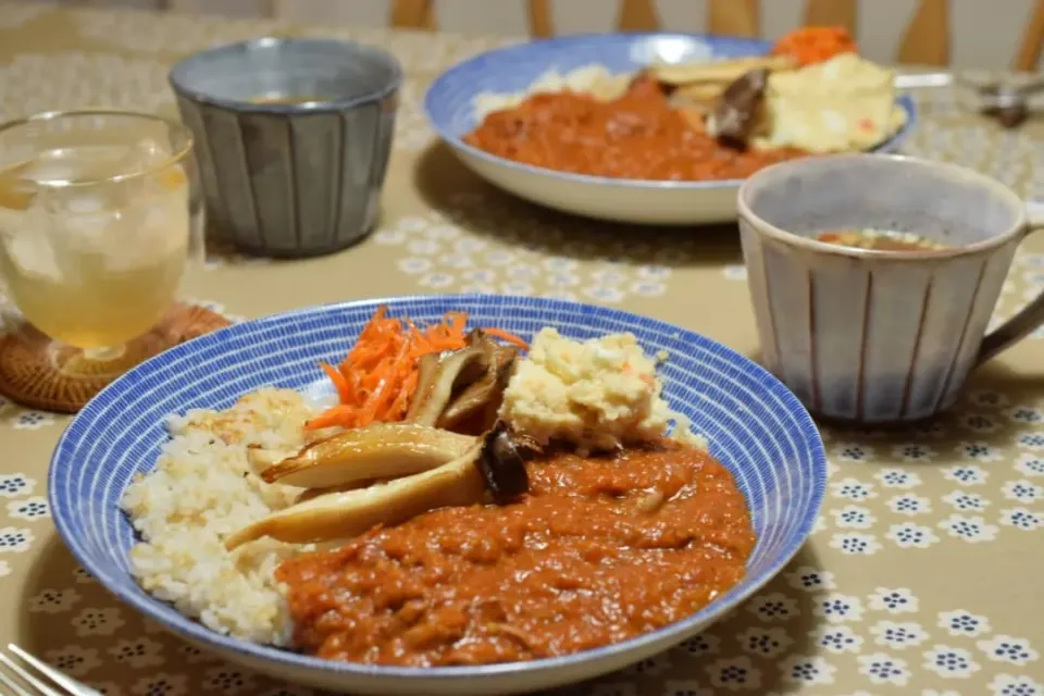 もつトマトカレー|うにんぱすさん