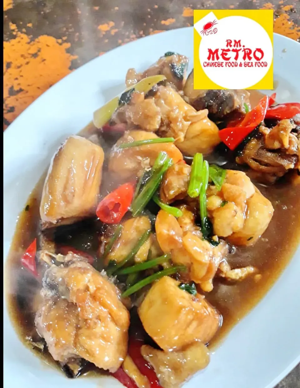 Snapdishの料理写真:Ayam Saus Tiram|Rm. Metro Chinesse & Seafoodさん